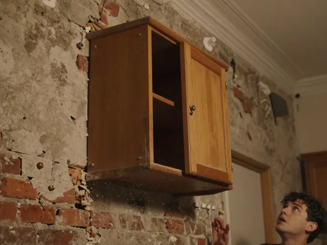 Falscher Dübel im Mauerwerk: So sichern Sie Lasten sicher und dauerhaft